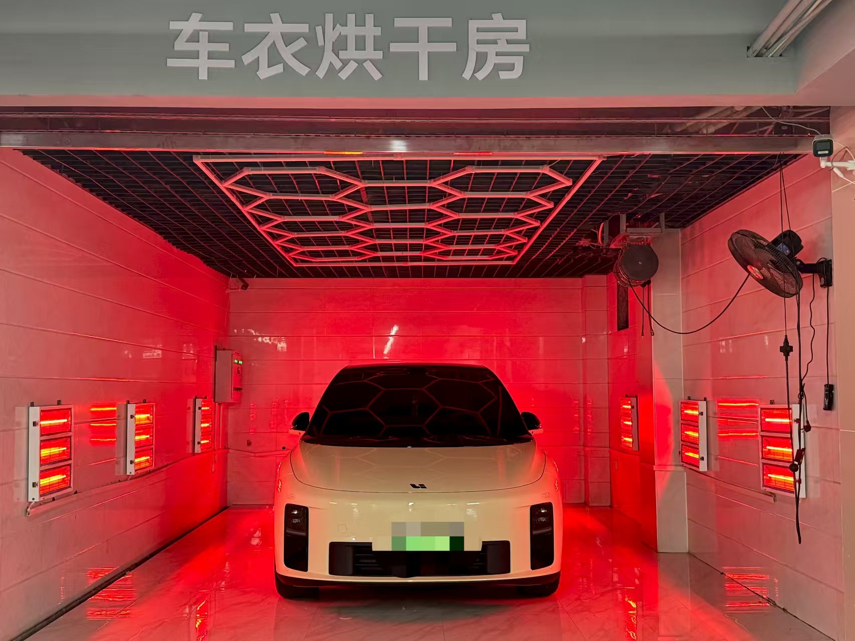 撒哈拉黄 汽车改色膜施工图片 1