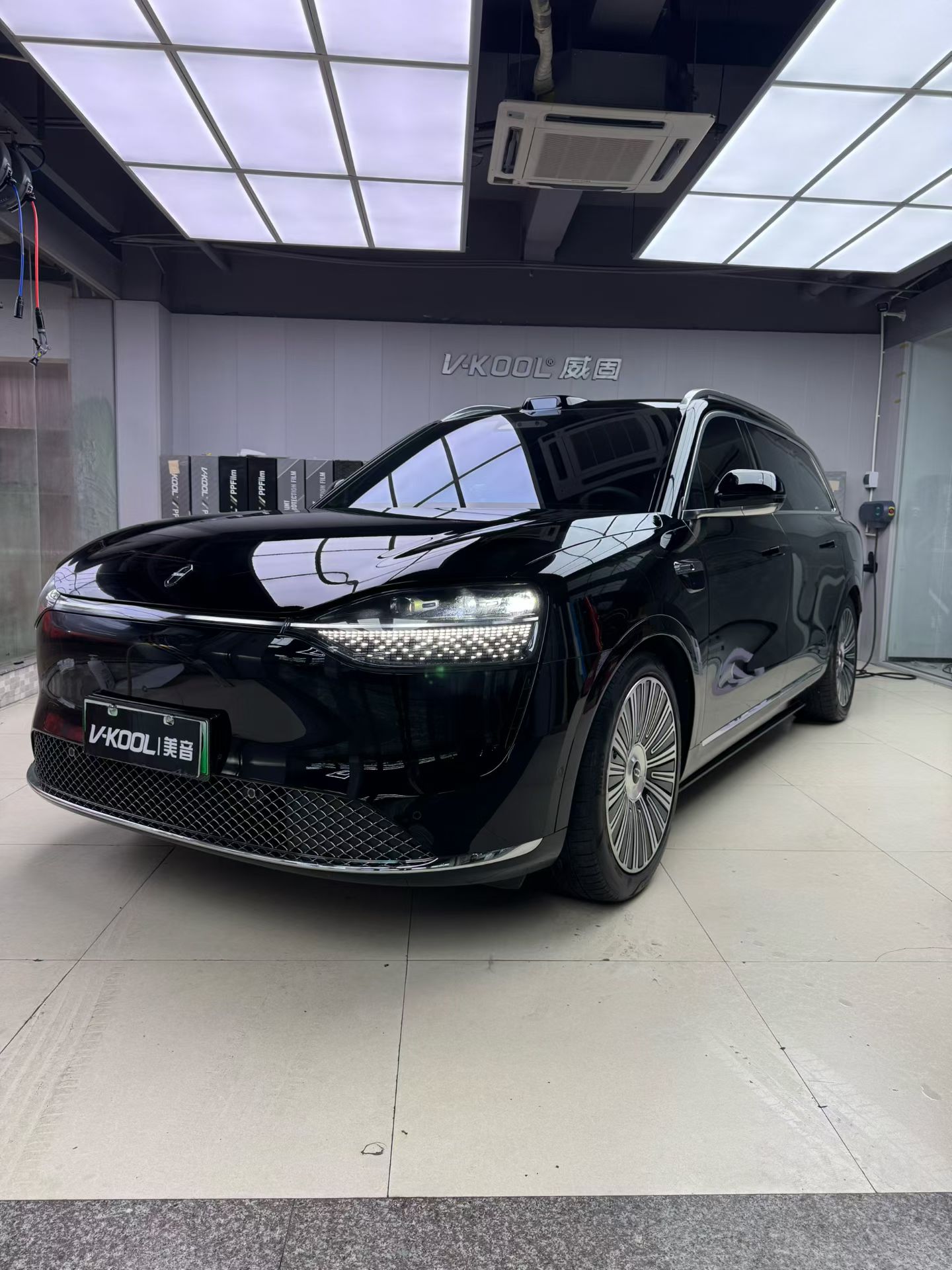 问界M9 隐形车衣施工图片 1
